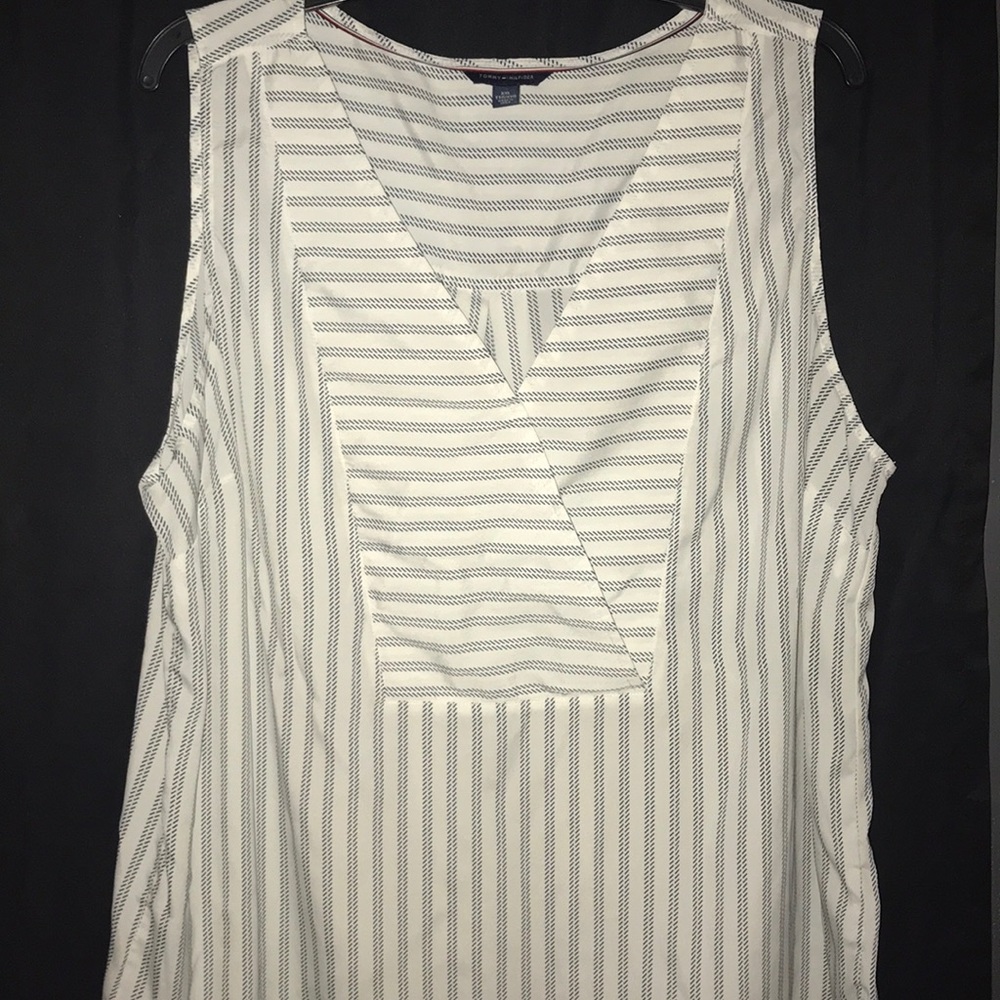Sleeveless blouse